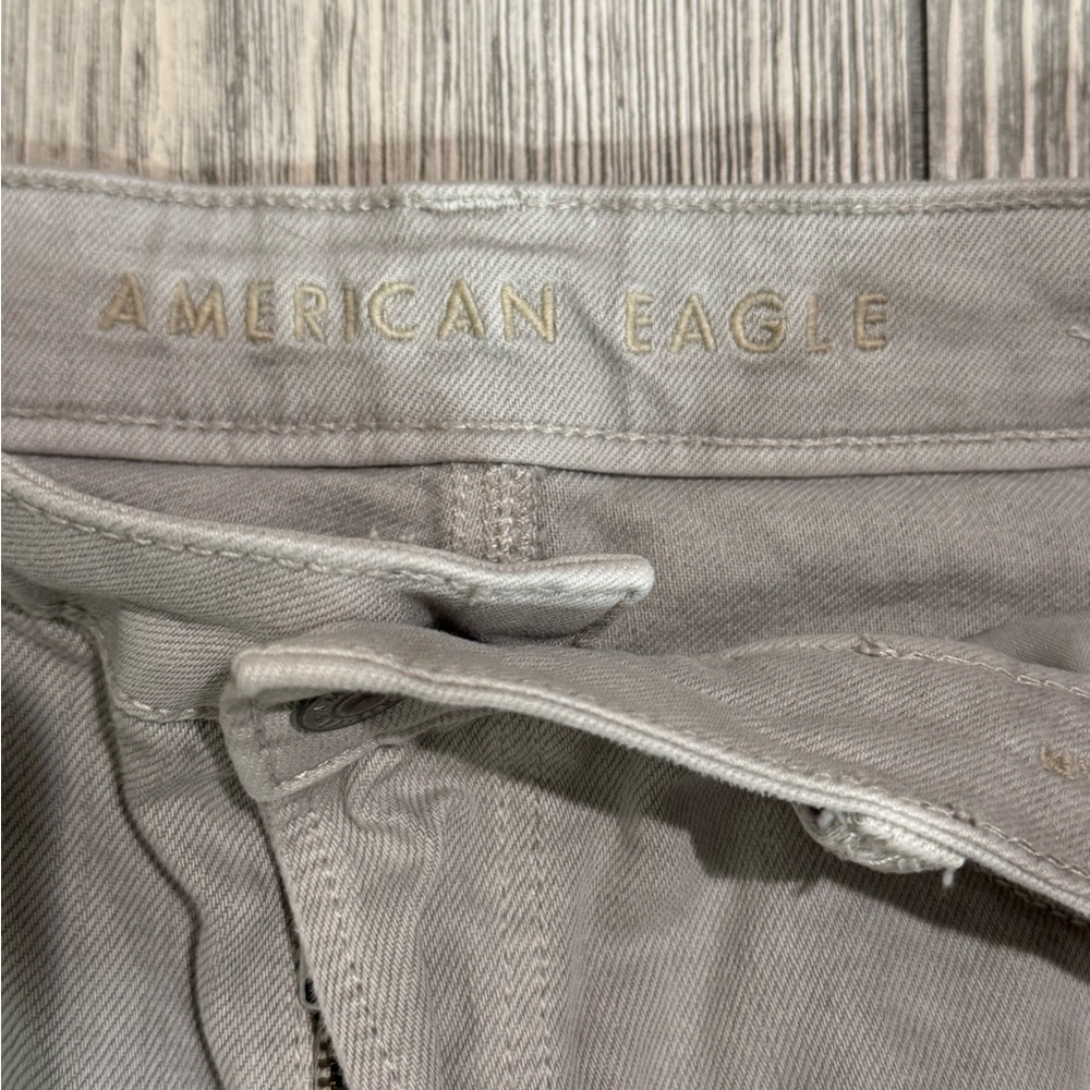 America Eagle Distressed Mom Jean Size 14 Gray Color Gently Used Condition - Picture 7 of 9
